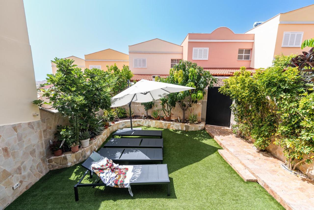 Comfortable 4-Bedroom Villa With Private Gardens Costa Adeje  Exterior foto